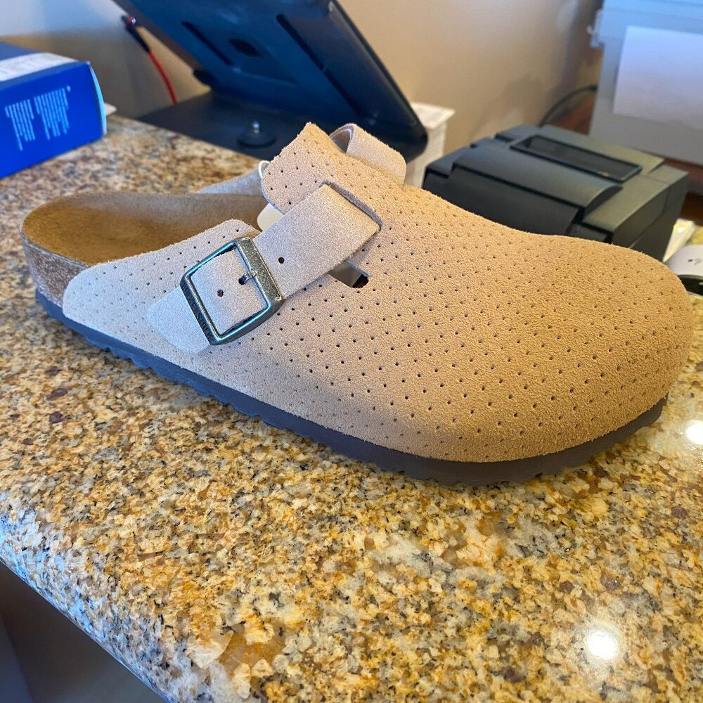 Birkenstock - Boston Suede Embossed Beige - Multiple Sizes (NEW W/ BOX)